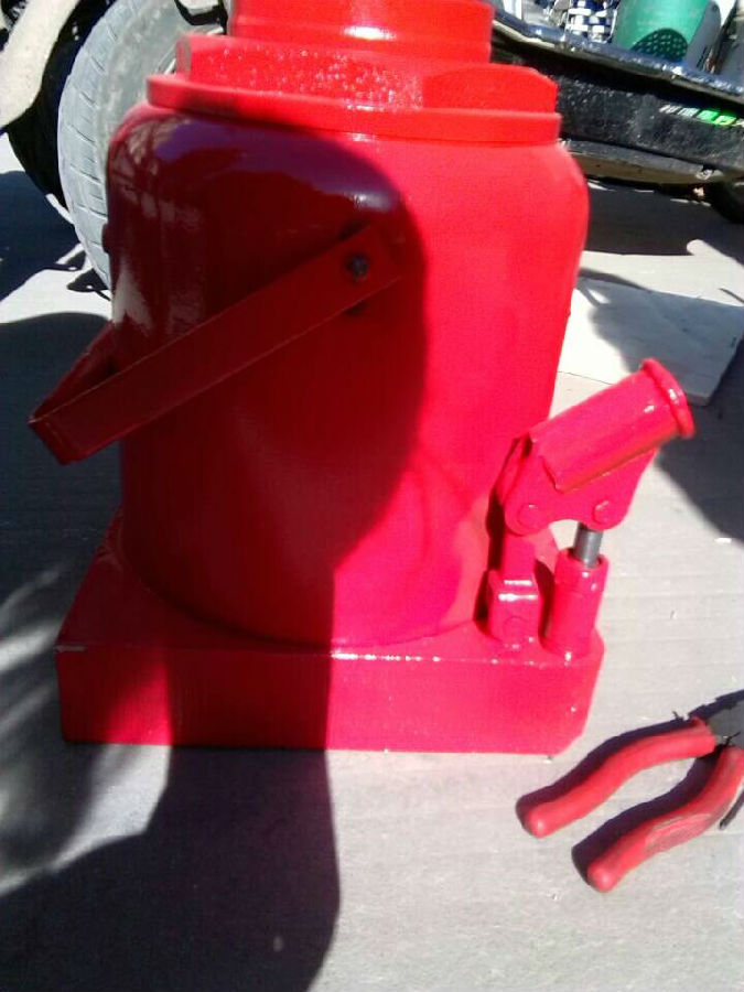 油壓千斤頂側(cè)面